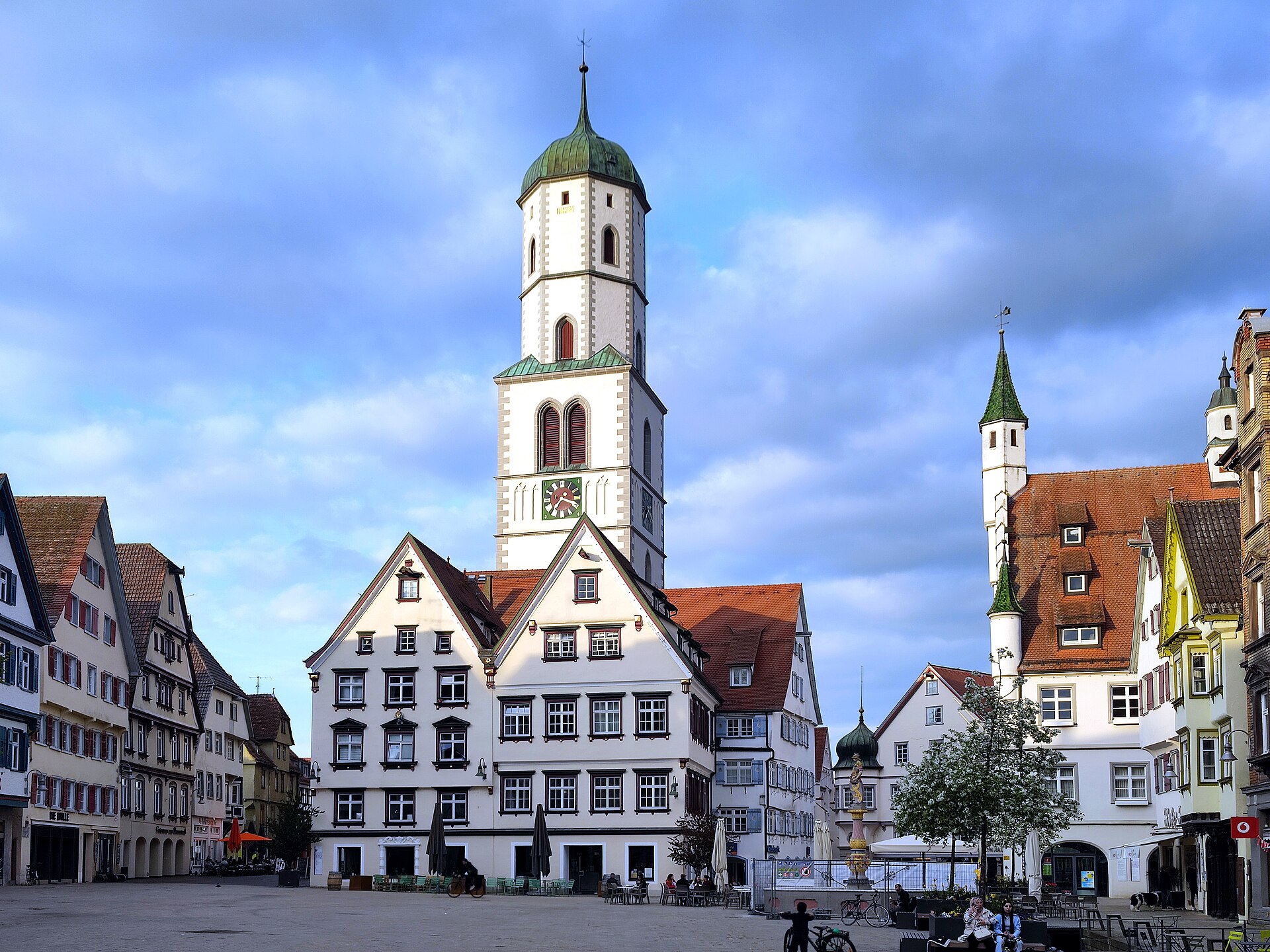 Marktplatz Biberach mit Weißem Turm